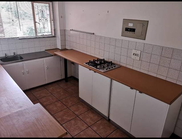 2 BEDROOM APARTMENT TO LET IN CLARENDON